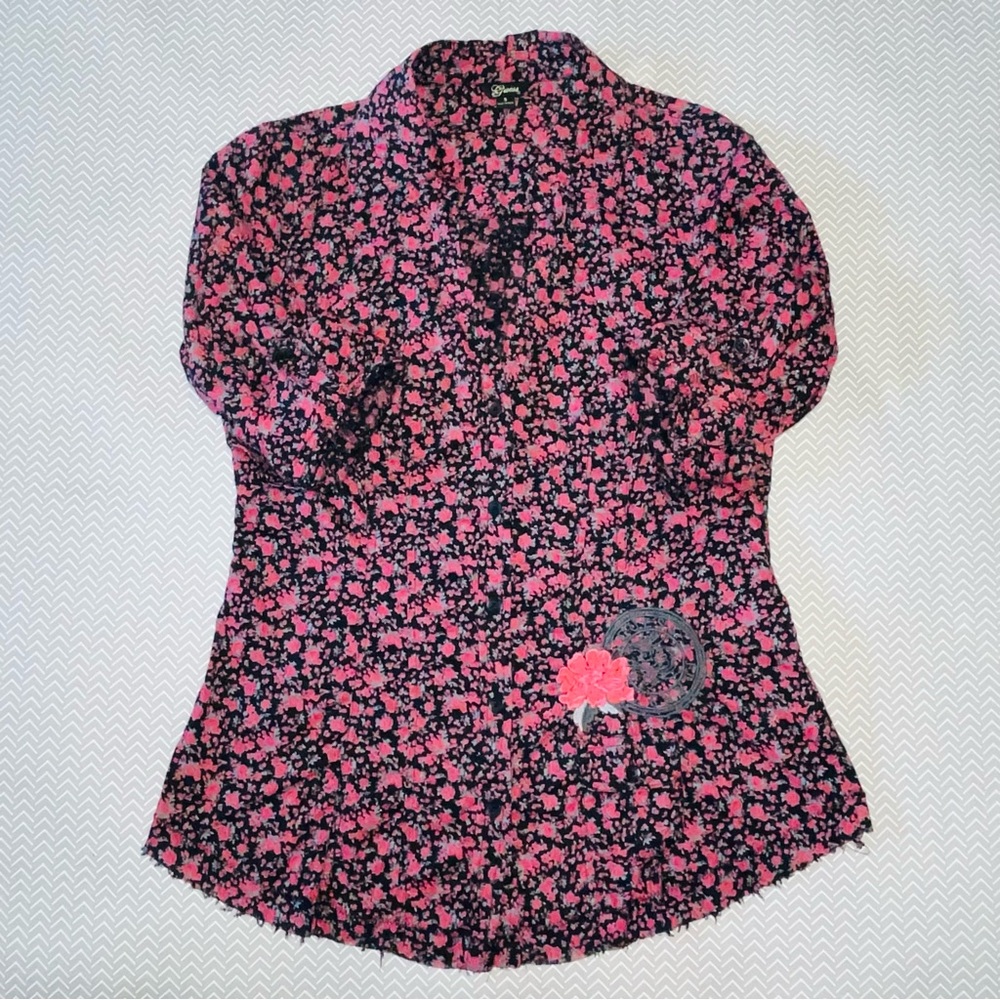 Guess Womens Pink Black Floral Button Down Shirt Roll Tab Sleeve Logo Patch S